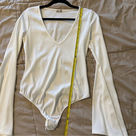 NWOT Free People Deep Vneck Bell Sleeve Bodysuit Top in cream white size M - Picture 10 of 16